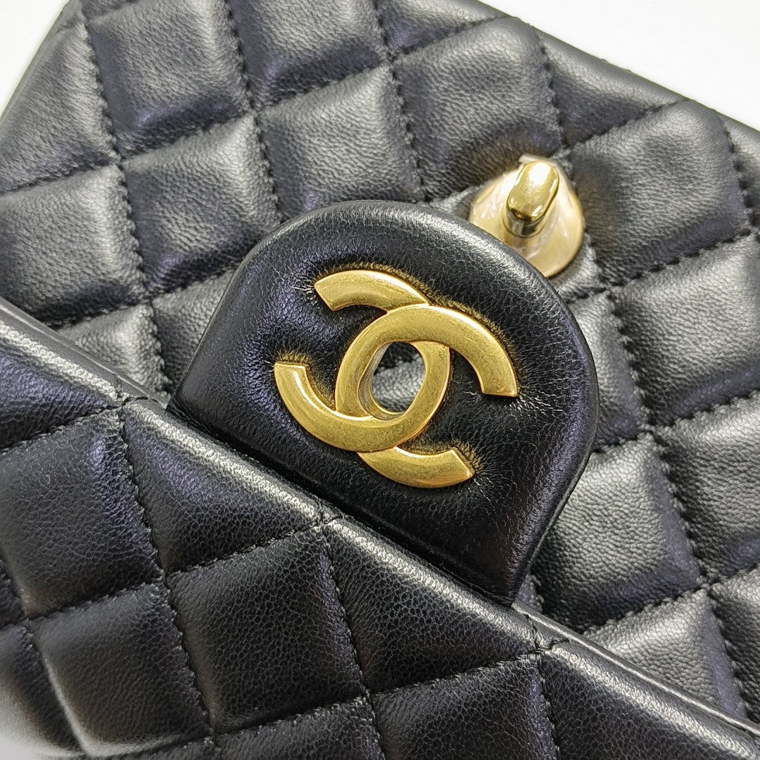 CLASSIC FLAP Mini Quilted Lambskin Black