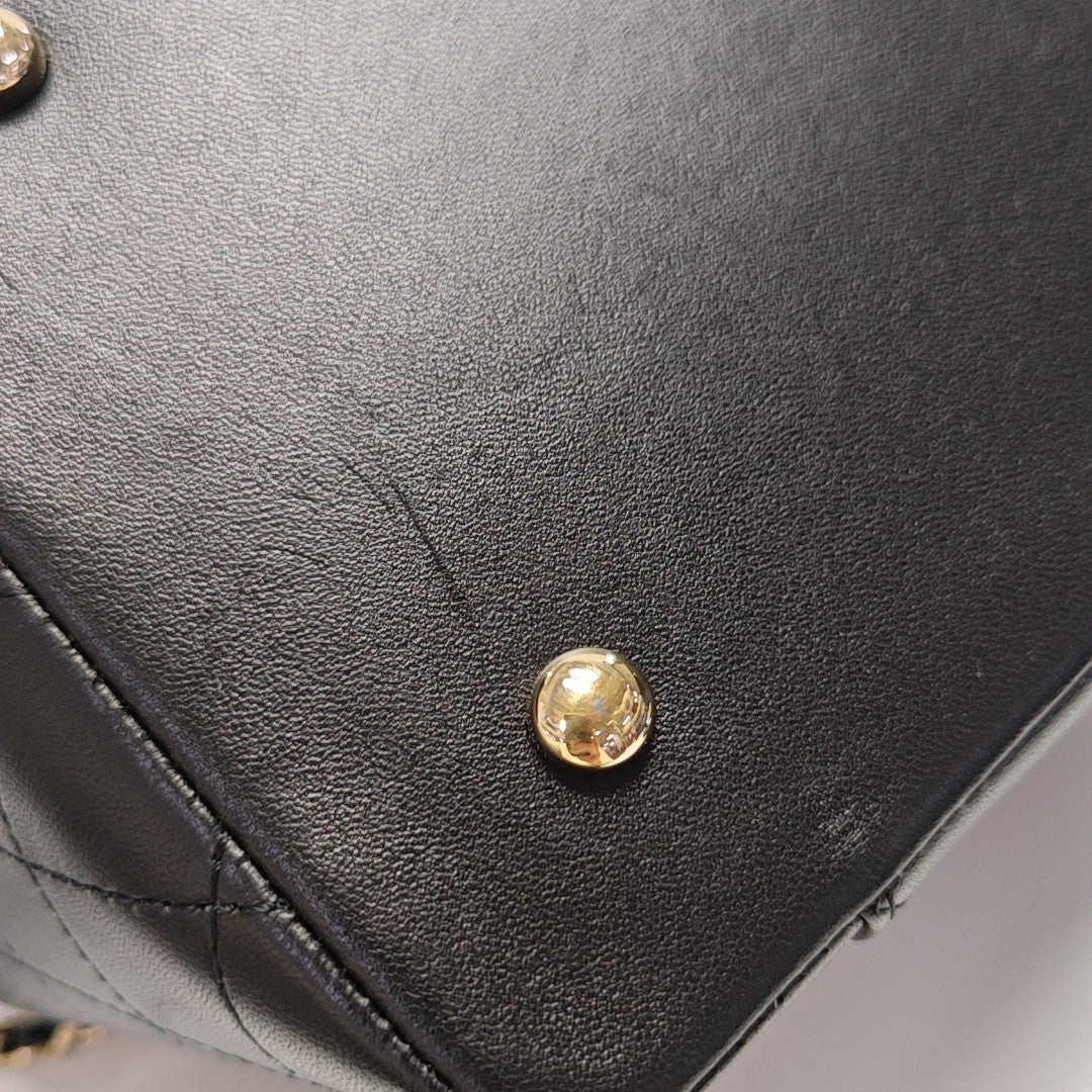 VINTAGE COSMETIC BAGS Quilted Lambskin Black
