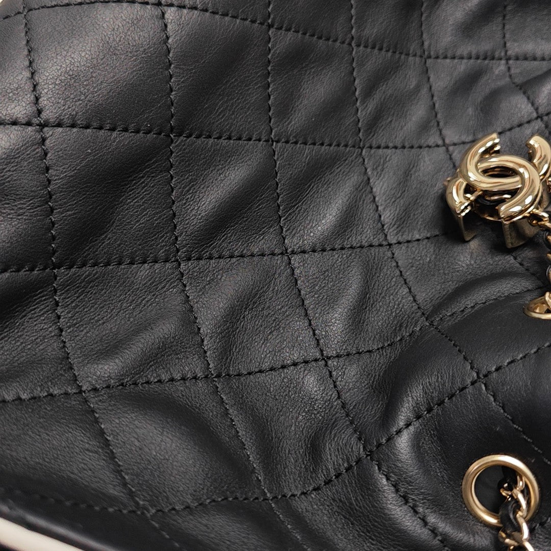 CHANEL 25 Small Quilted Calfskin Black