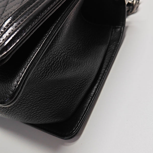 BOY CHANEL Medium Quilted Lambskin Black