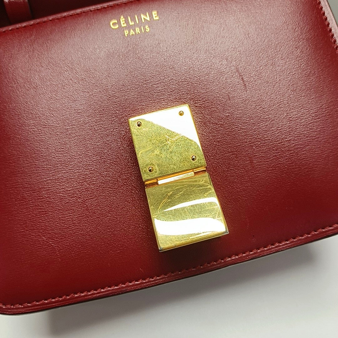 Authenticated pre-owned  CLASSIC BOX Mini Calfskin Red - Crossbody Bag at Looply