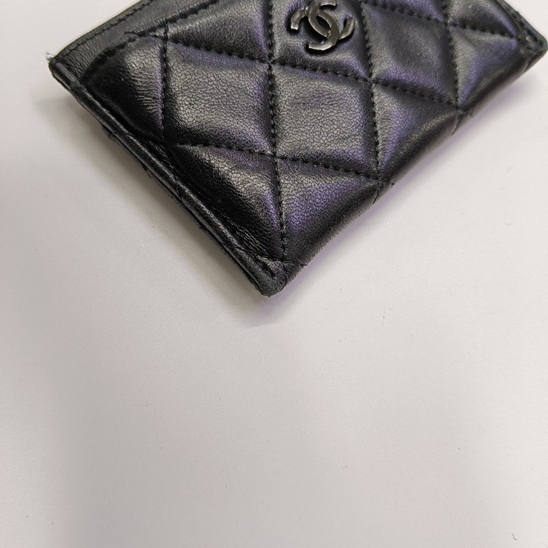 CLASSIC FLAP Quilted Lambskin Black Card Holder