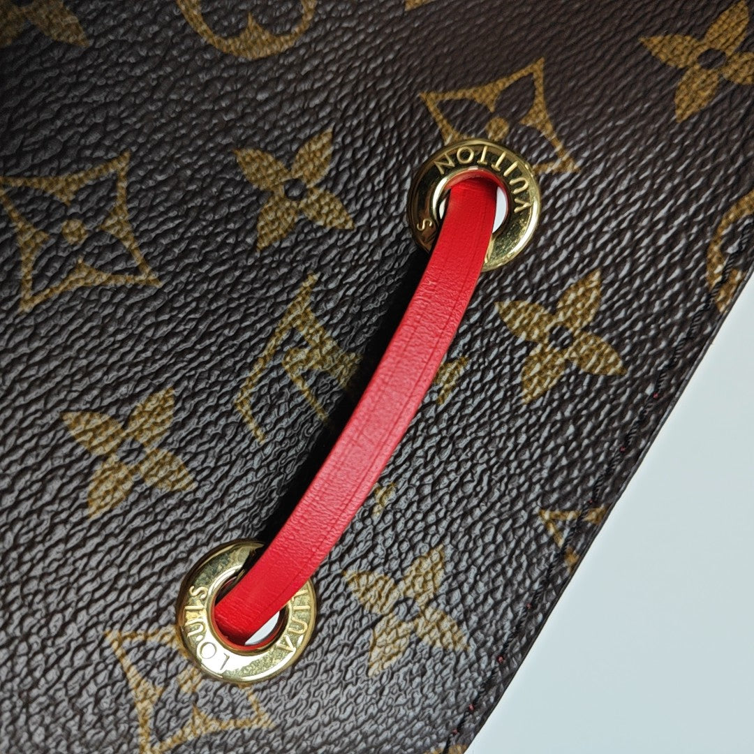 NÉONOÉ MM Monogram Coated Canvas Brown
