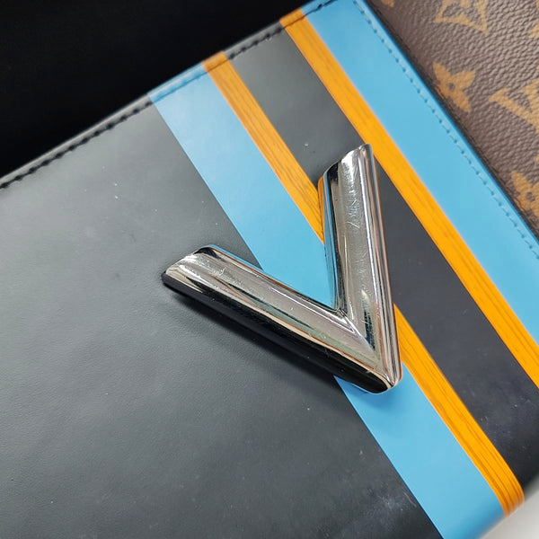 Authenticated pre-owned  TWIST MM Monogram Coated Canvas Multicolor - Shoulder Bag at Looply
