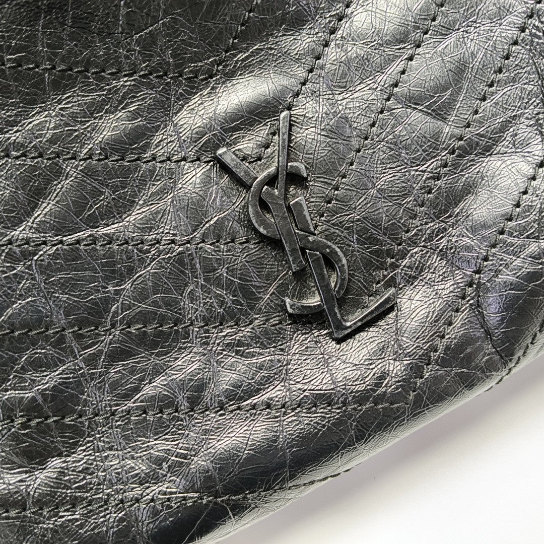 NIKI Medium Chevron Calfskin Black