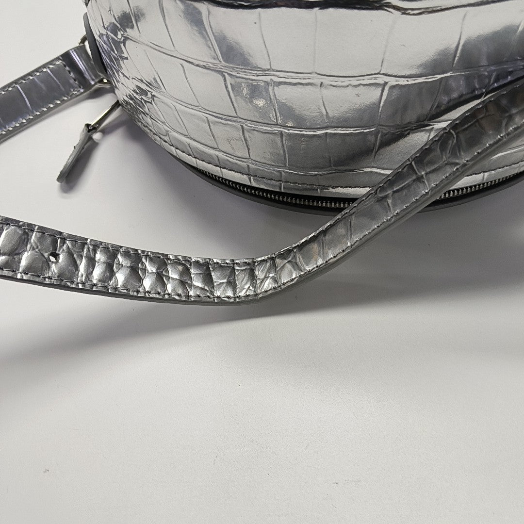 Souvenirs Leather Silver
