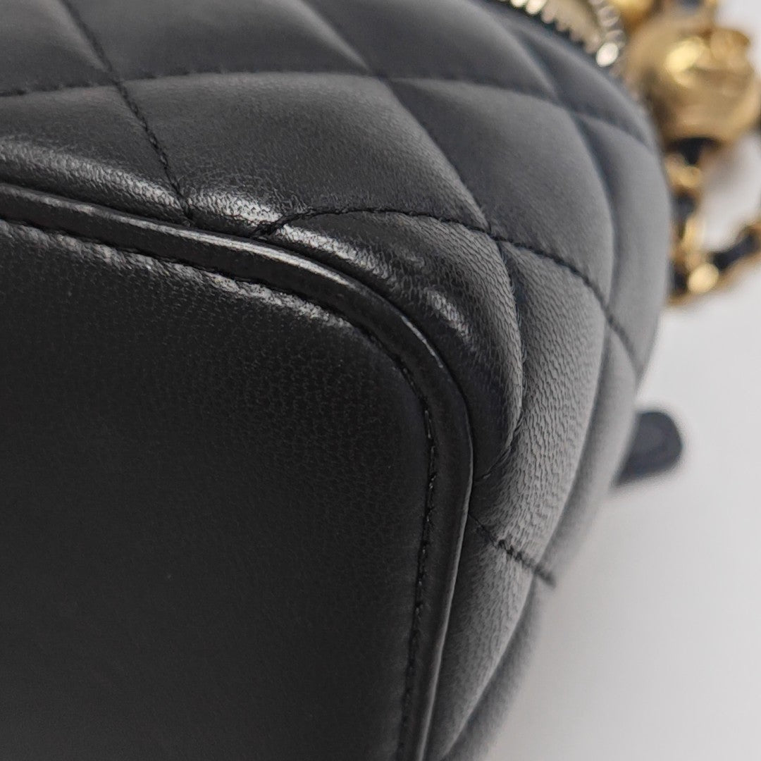 VANITY CASE Mini Quilted Lambskin Black