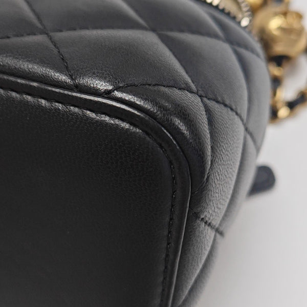 VANITY CASE Mini Quilted Lambskin Black