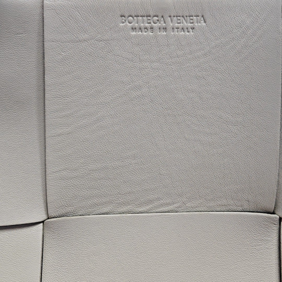 Arco Medium Calfskin White
