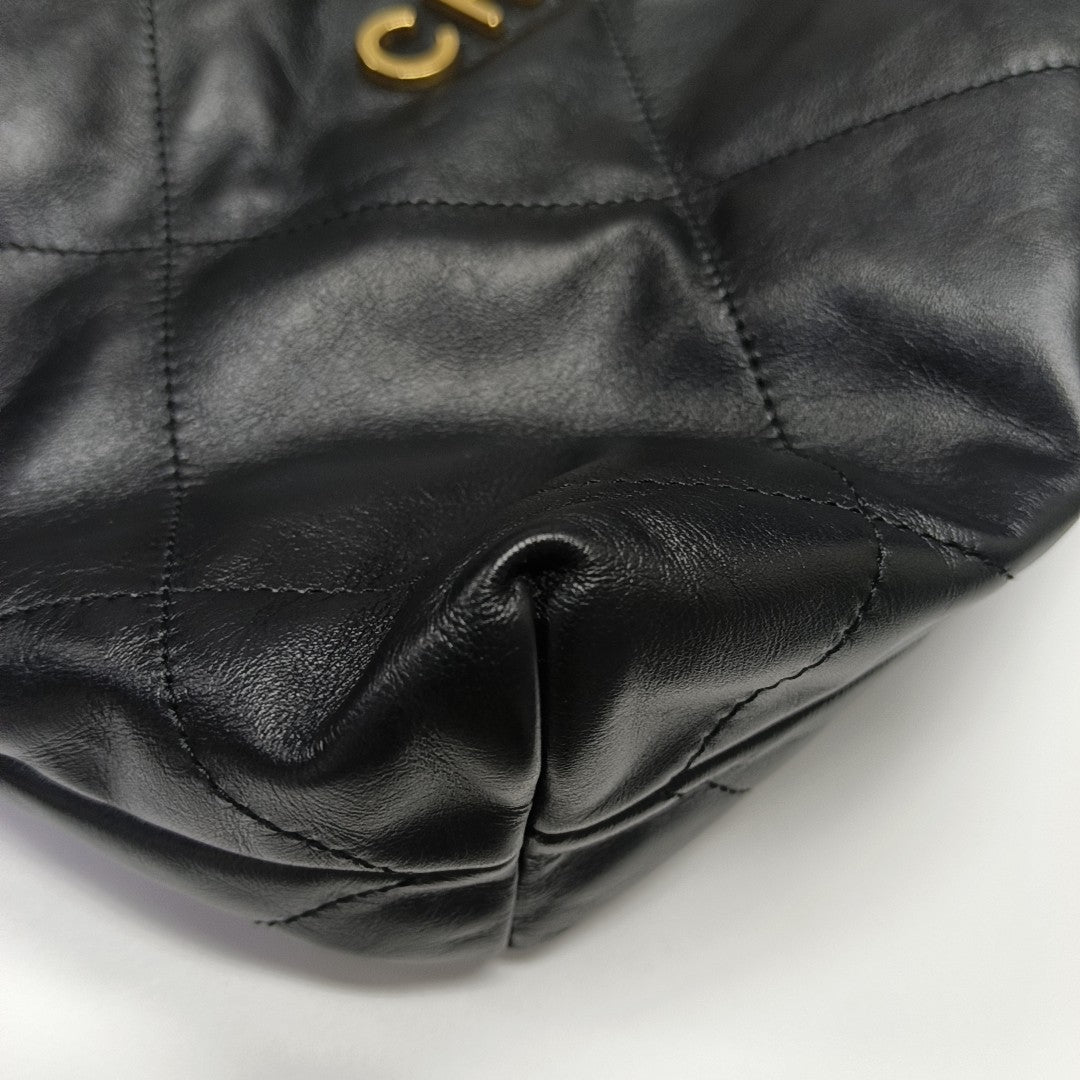CHANEL 22 Small Quilted Calfskin Black