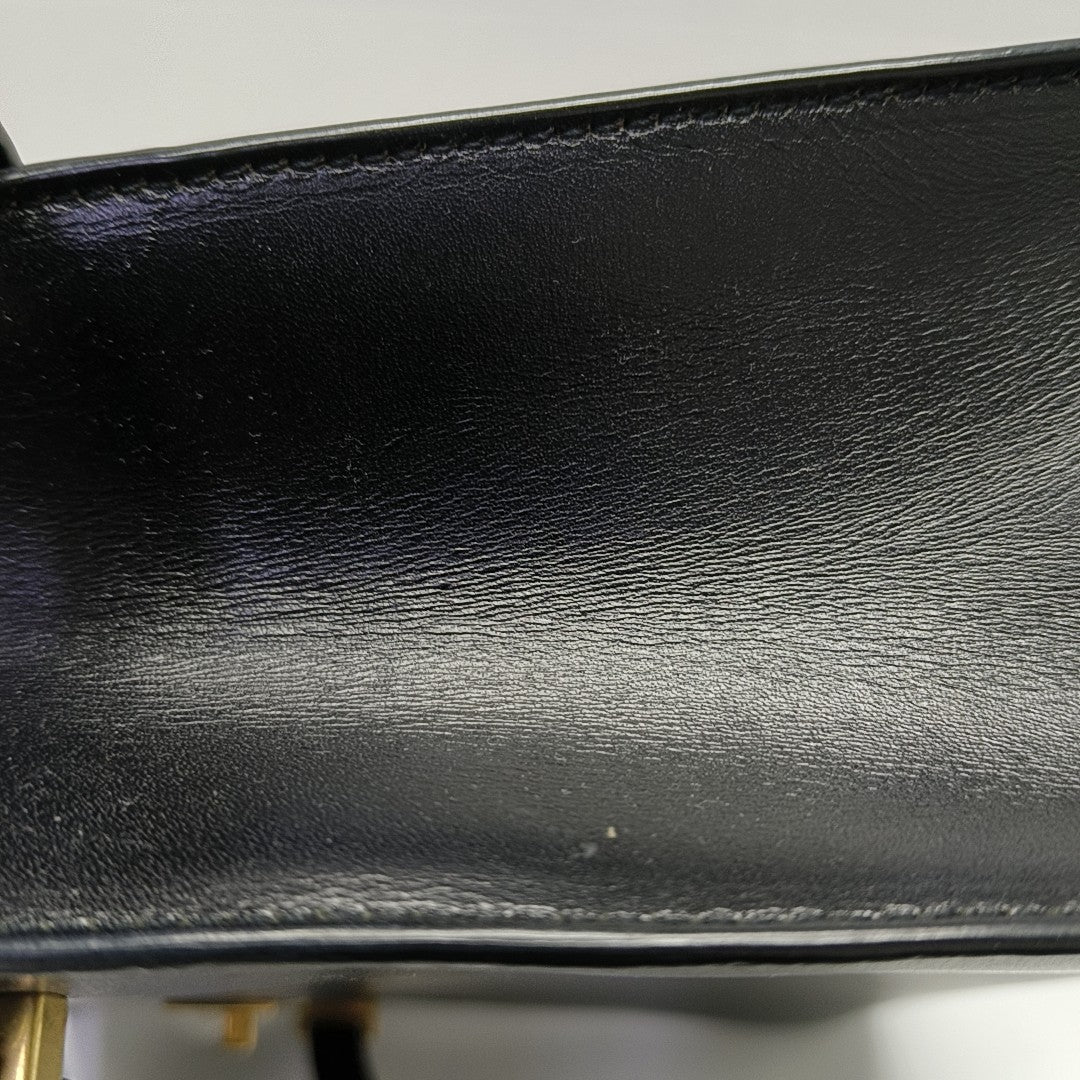 MANHATTAN Medium Calfskin Black