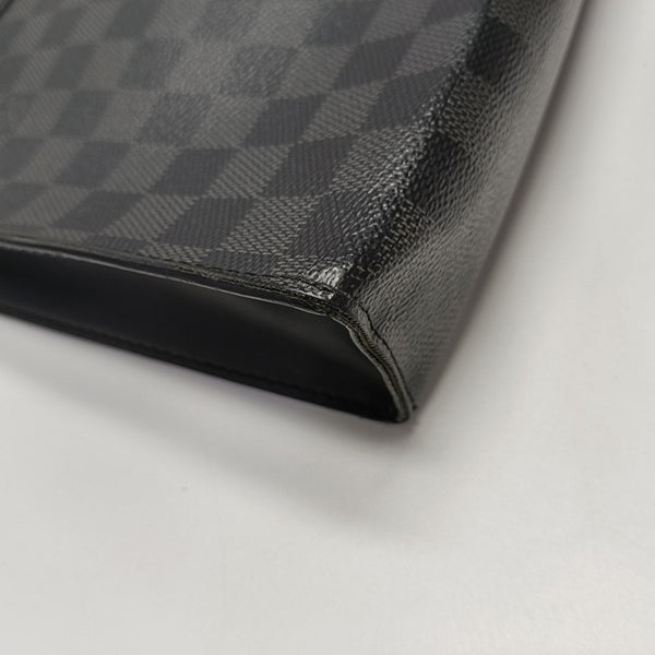Pochette Voyag MM Damier Graphite Coated Canvas Gray
