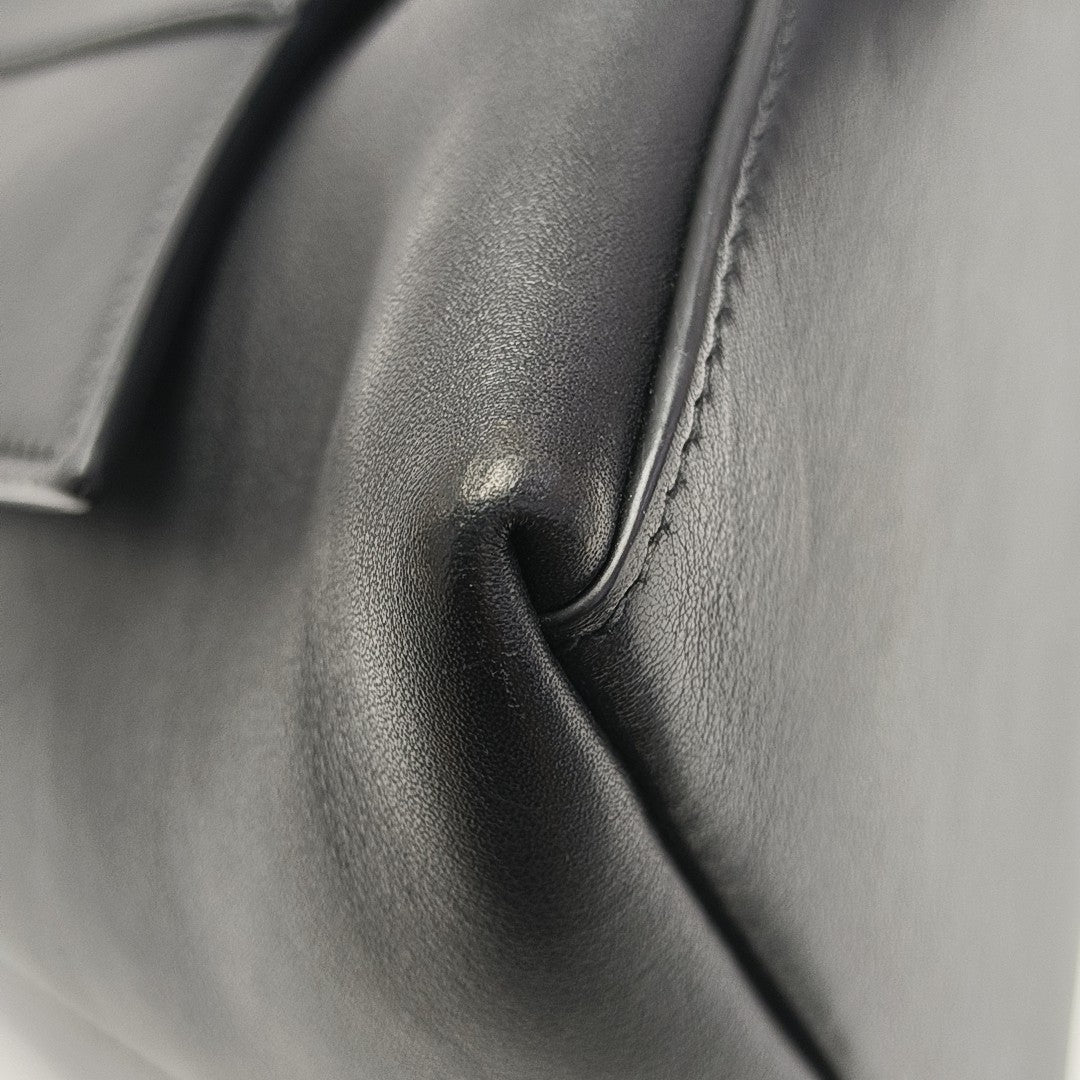 Downtown Medium Calfskin Black