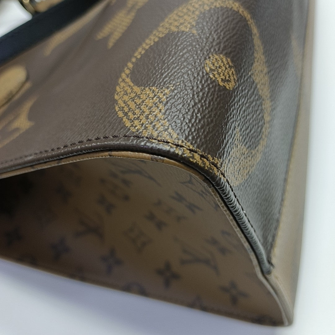 Authenticated pre-owned  ONTHEGO MM Monogram Coated Canvas Brown - Tote Bag at Looply