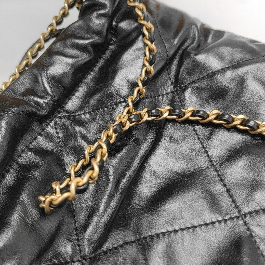 CHANEL 22 Mini Quilted Calfskin Black