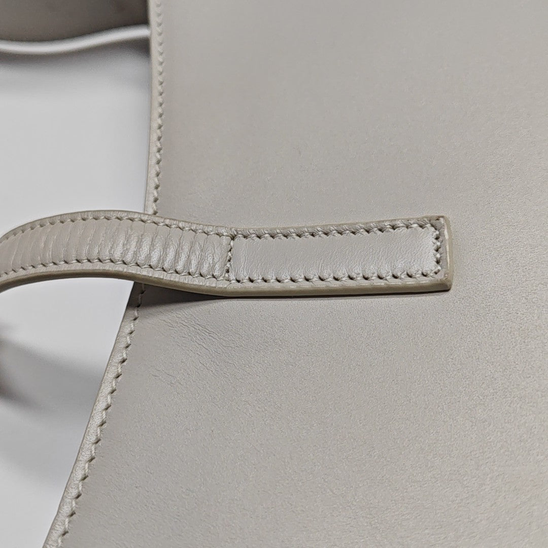 LE 5 À 7 Small Calfskin White