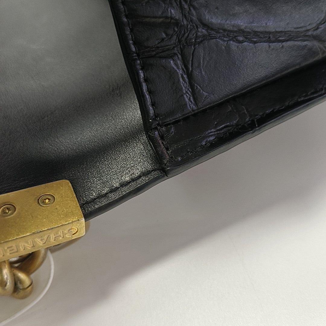 BOY CHANEL Medium Quilted Calfskin Black