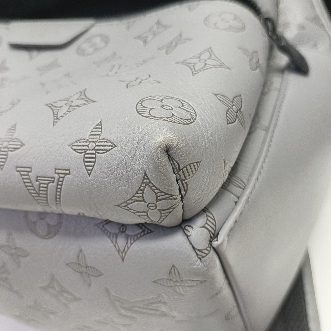 DISCOVERY Monogram Calfskin Gray