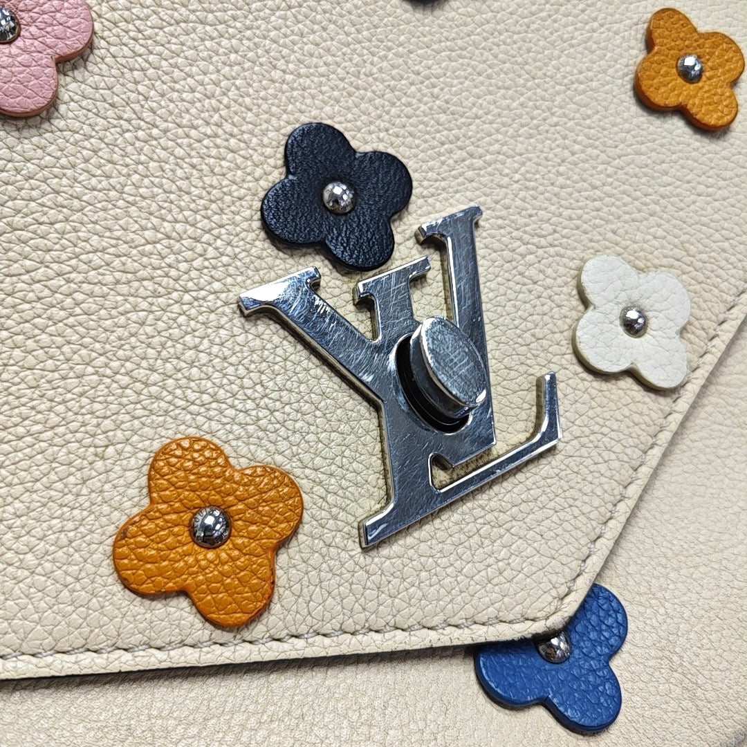 LOCKME BB Calfskin Beige