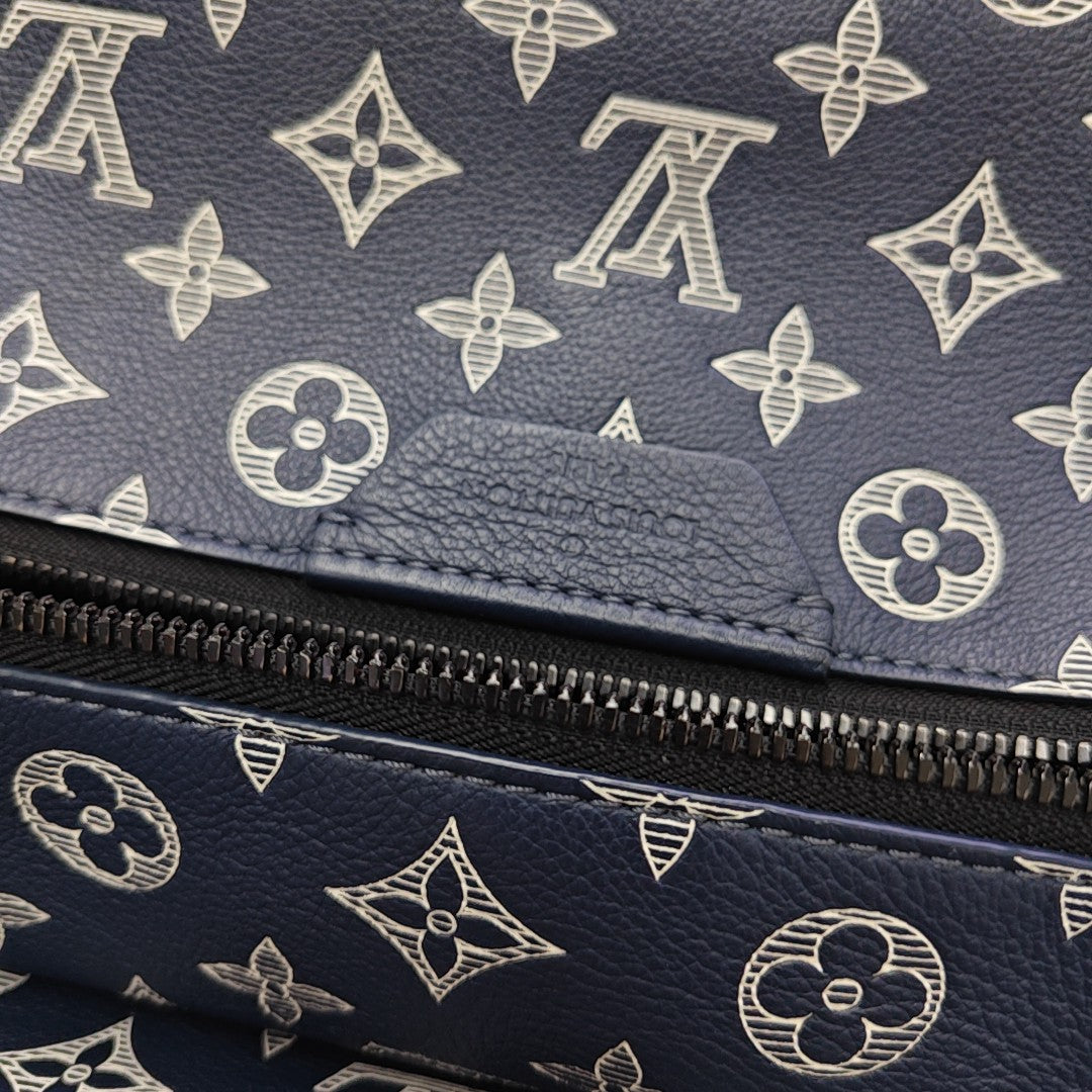 DISCOVERY Monogram Calfskin Blue