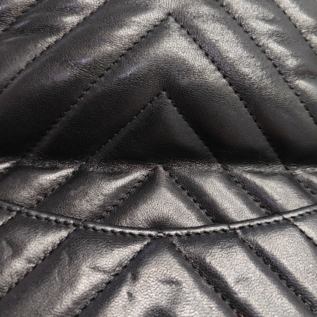 CLASSIC FLAP Mini Chevron Lambskin Black