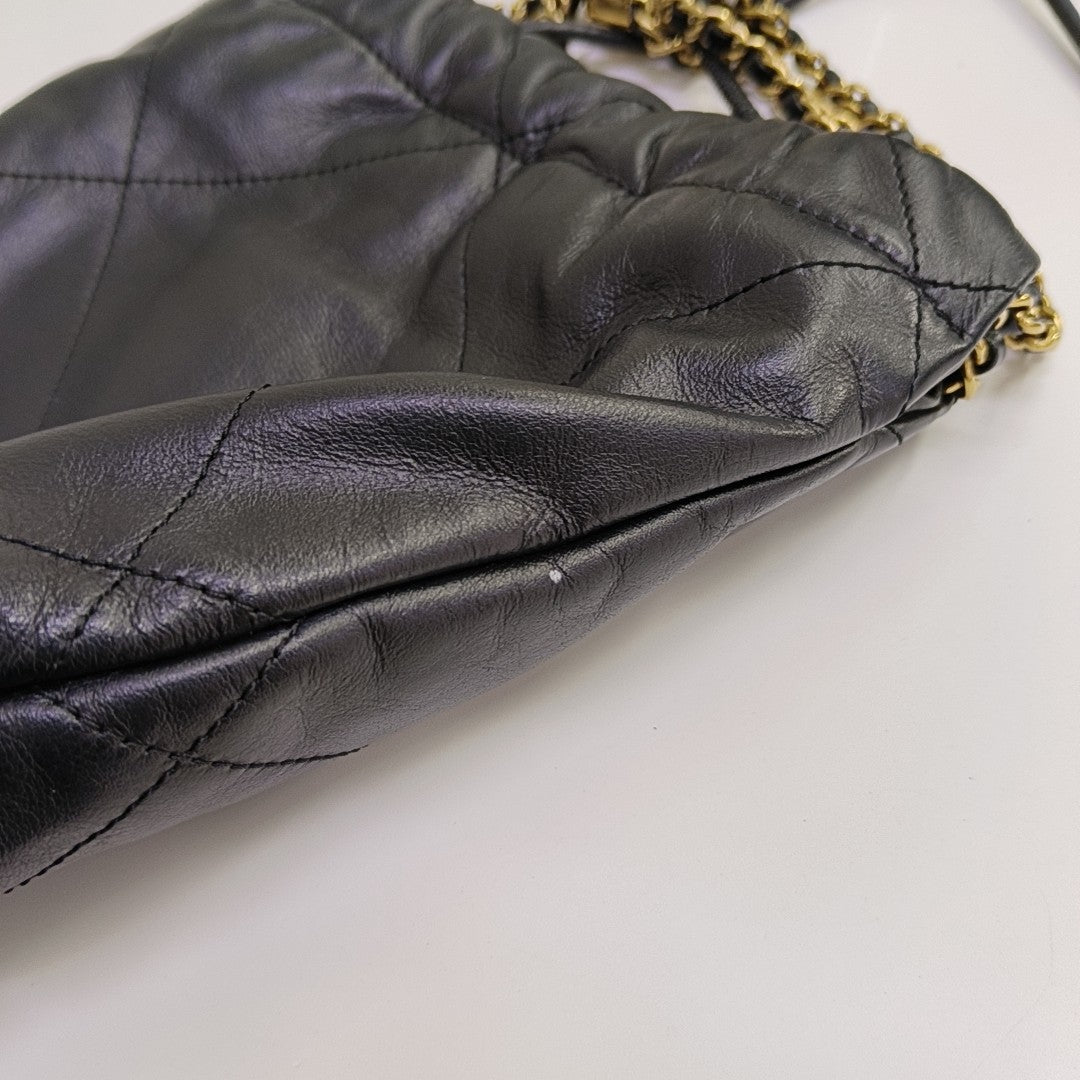 CHANEL 22 Mini Quilted Calfskin Black