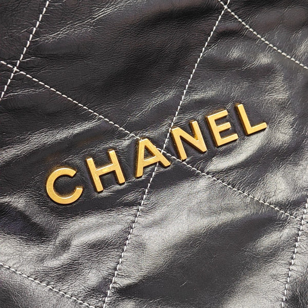 CHANEL 22 Small Quilted Calfskin Black