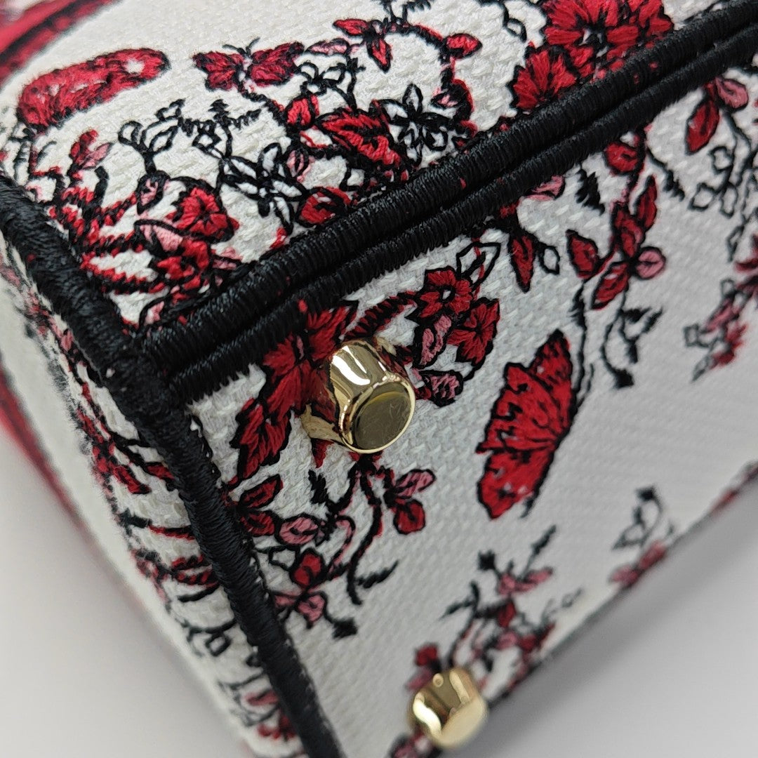 Authenticated pre-owned  Lady D-Lite Medium Canvas White - Shoulder Bag at Looply