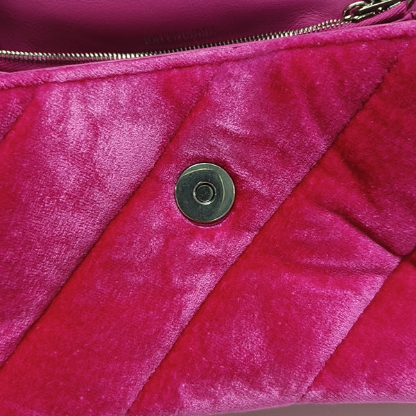 Hourglass Small Quilted Fabric Red