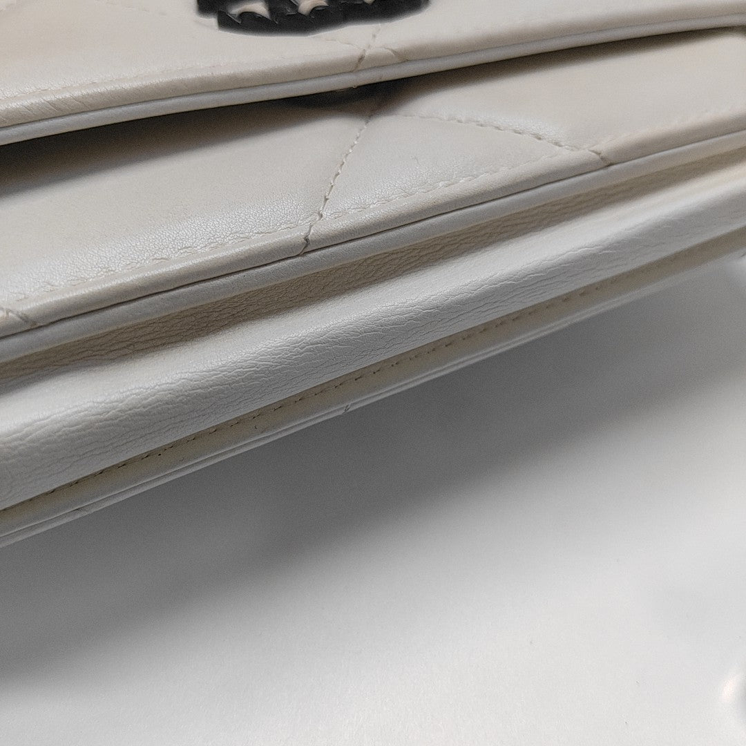 CHANEL 19 WOC Quilted Calfskin White