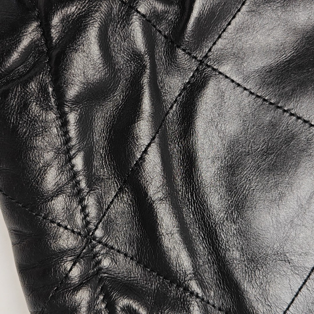 CHANEL 22 Mini Quilted Calfskin Black