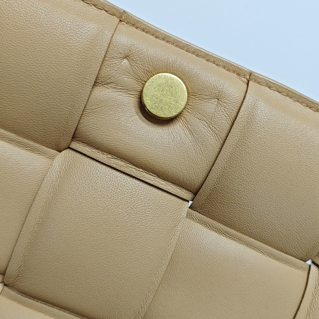 Cassette Medium Lambskin Beige