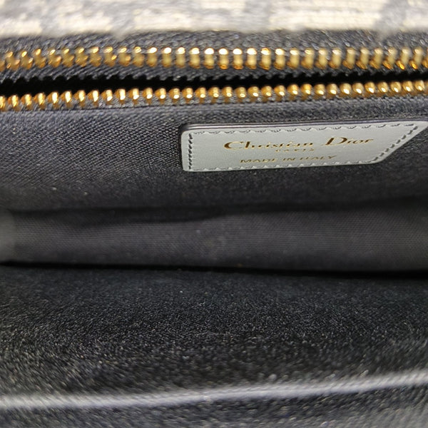30 Montaigne Oblique Canvas Gray