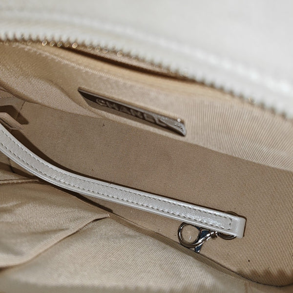GABRIELLE Small Chevron Calfskin White