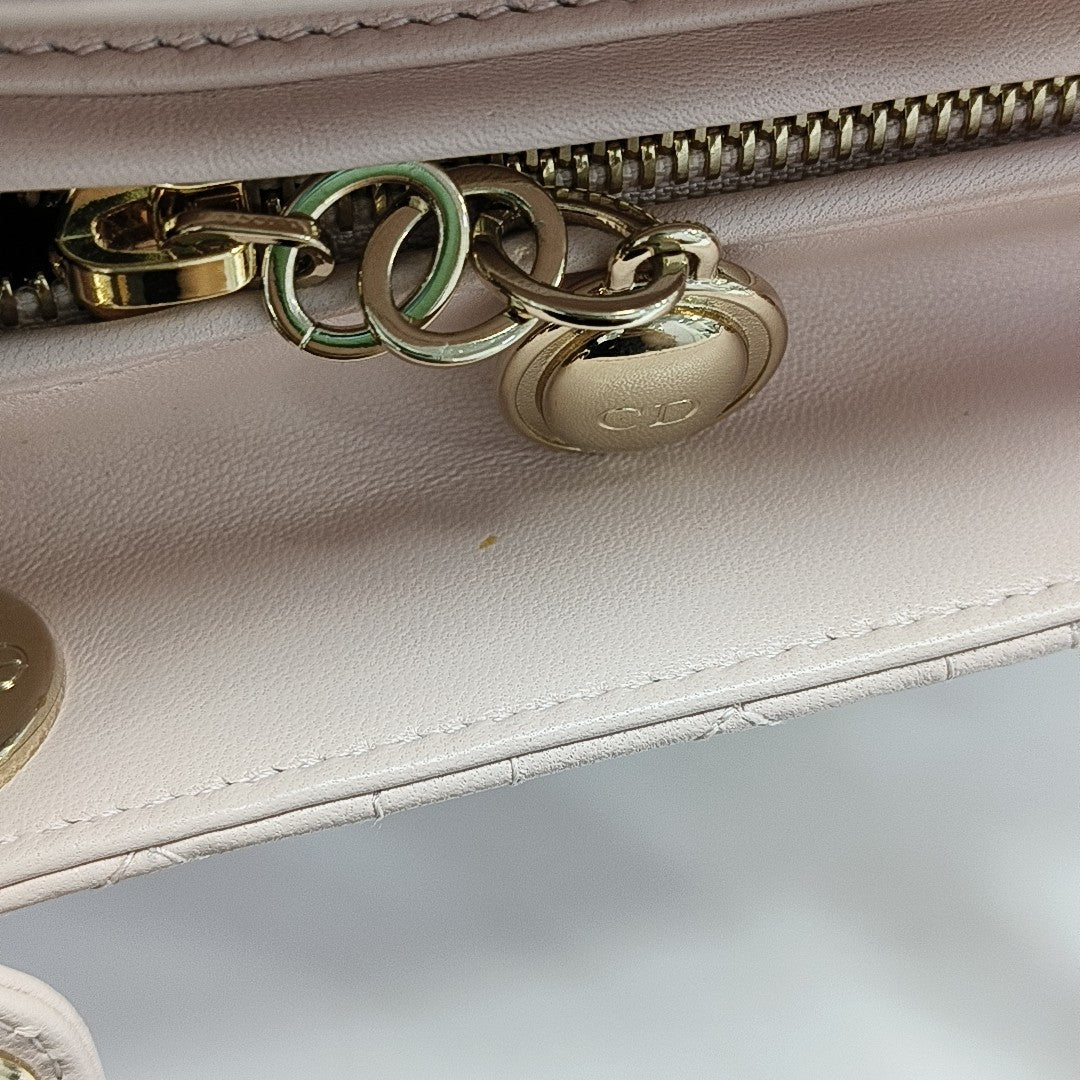 Lady Dior Medium Cannage Lambskin Pink