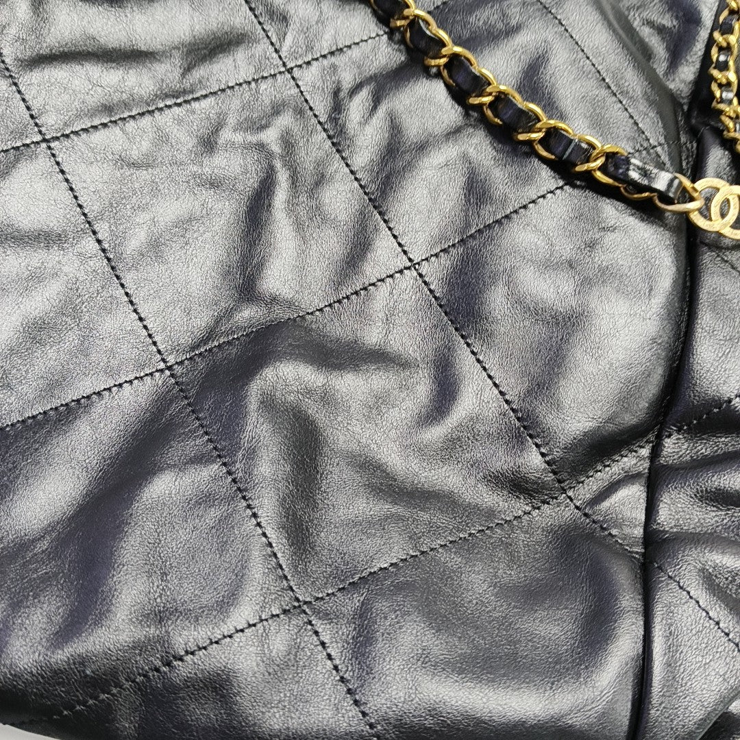 CHANEL 22 Small Quilted Calfskin Black