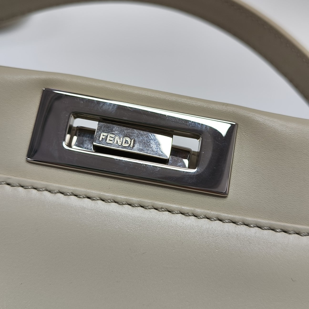 Peekaboo Medium Calfskin Beige