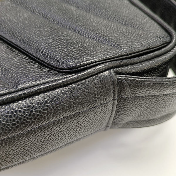 VINTAGE FRONT POCKET CAMERA BAG Quilted Grained Calfskin Black