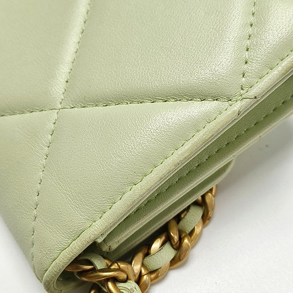Authenticated pre-owned  CHANEL 19 Quilted Lambskin Green - Crossbody Bag at Looply