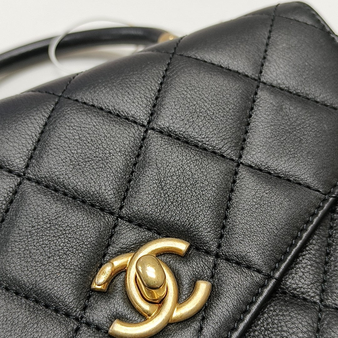 Quilted Calfskin Shoulder Bag Black