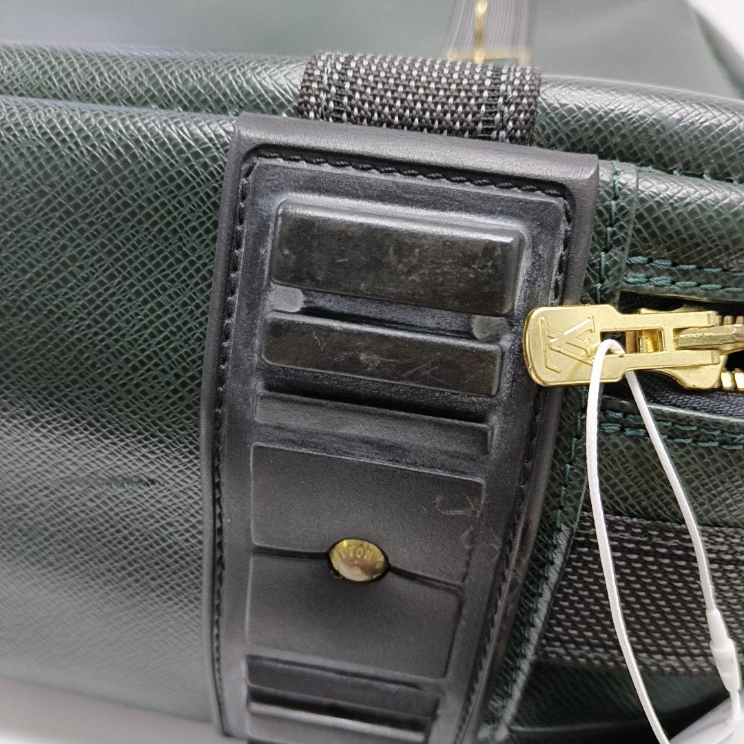 SATELLITE 53 Calfskin Green