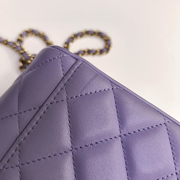 ESTUCHE DE TOCADOR Piel de cordero acolchada Morado