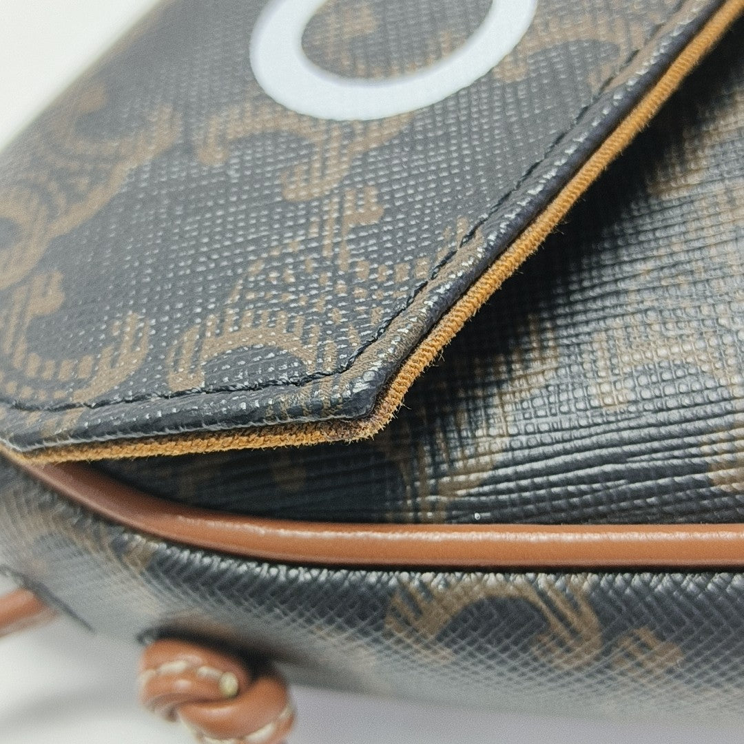 TRIANGLE Coated Canvas Brown