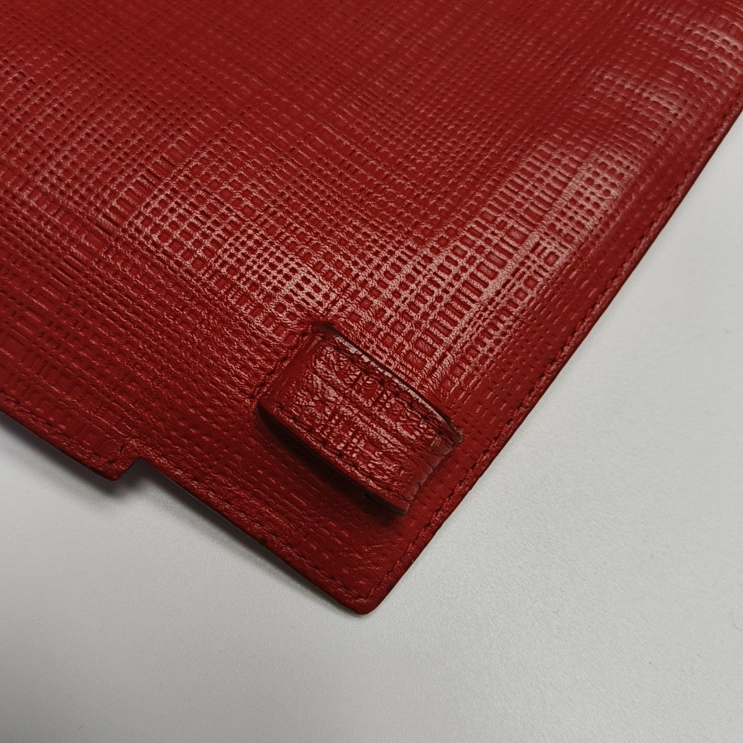 T Pouch Calfskin Red