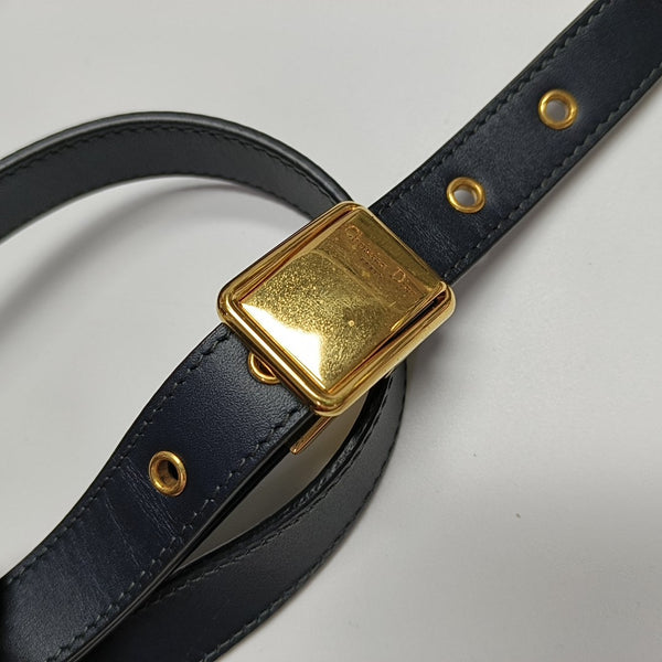 30 Montaigne Medium Oblique Canvas Blue