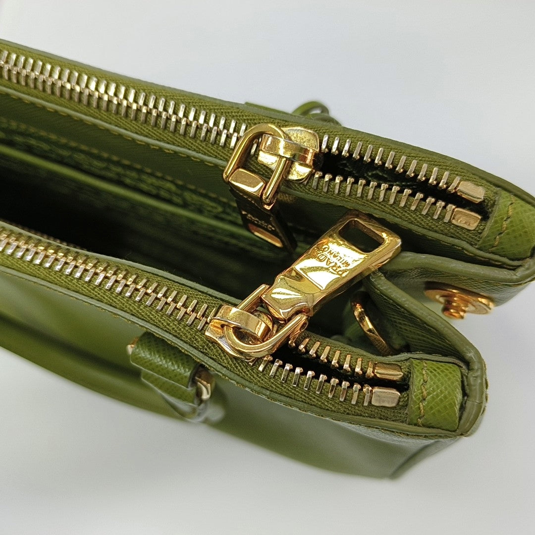 Galleria Small Saffiano Calfskin Green