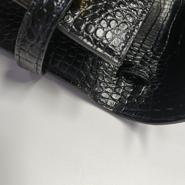 MANHATTAN Medium Calfskin Black