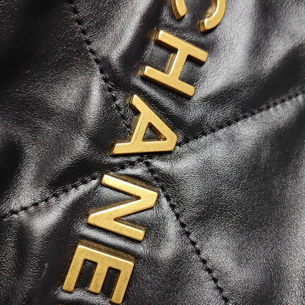 CHANEL 22 Small Quilted Calfskin Black