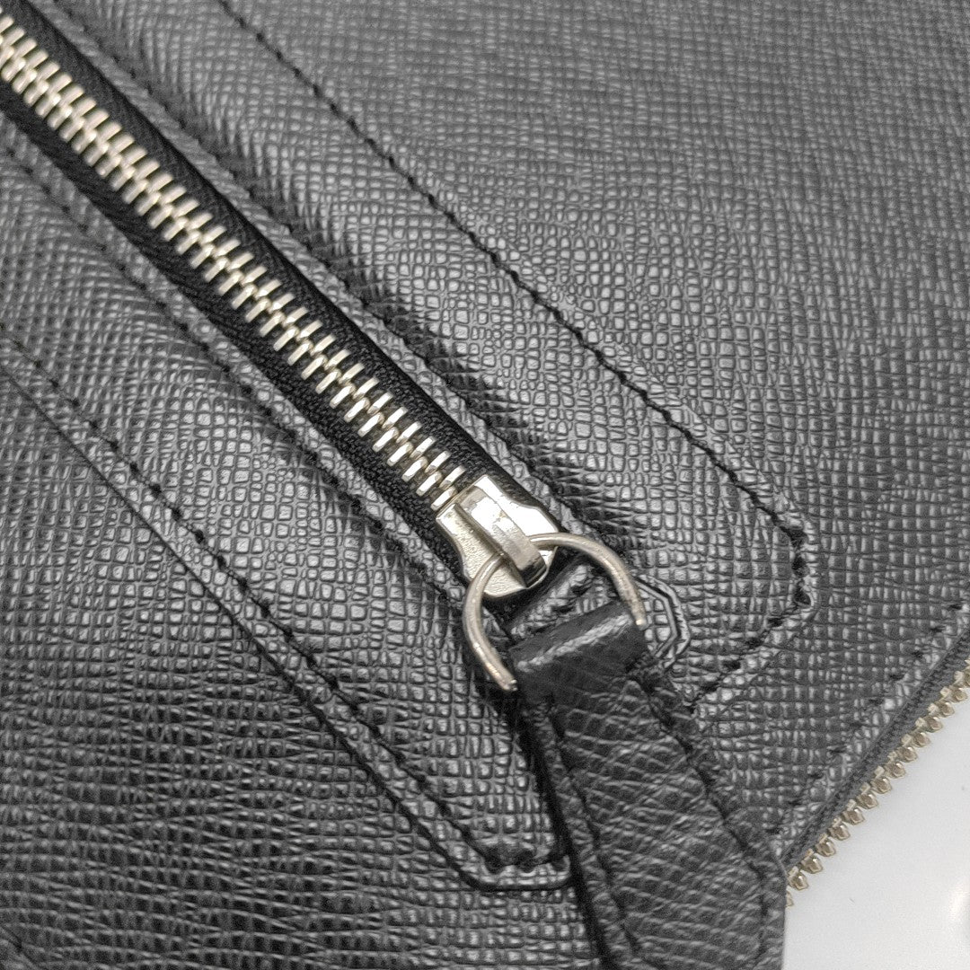 VLADIMIR Calfskin Black