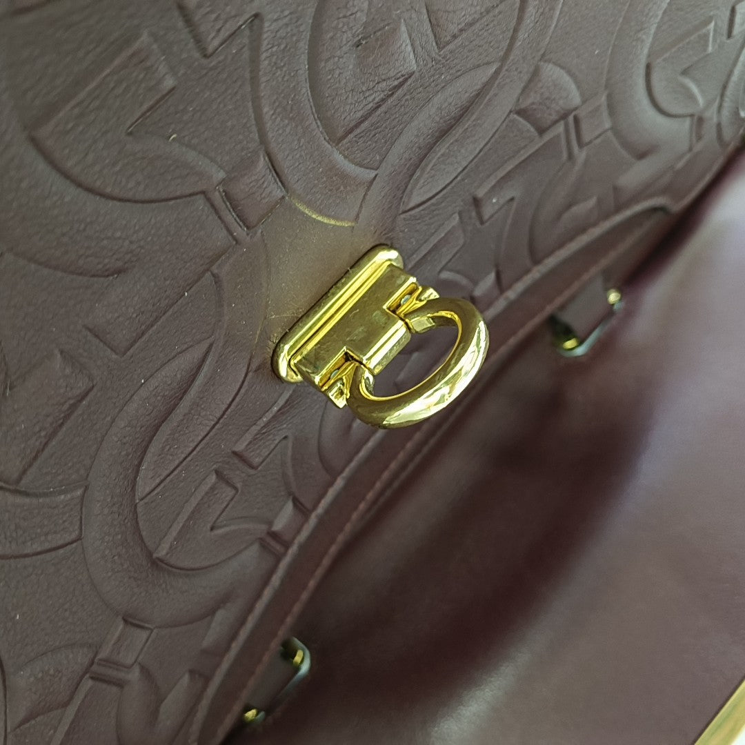 Trifolio Medium Calfskin Red